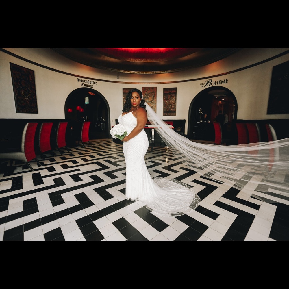 GORGEOUS Wedding Dress!